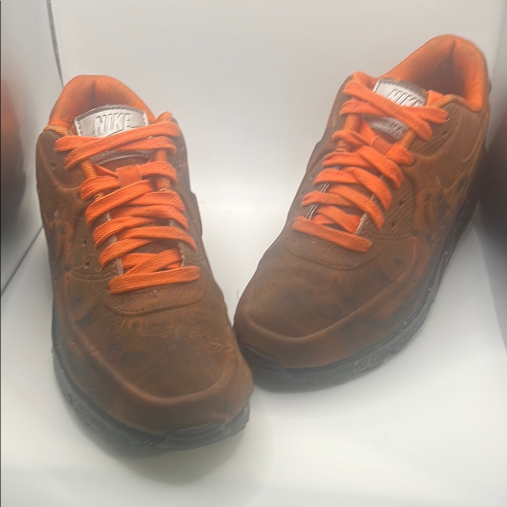 Nike Brown and Orange Sneakers Classic Low-Top